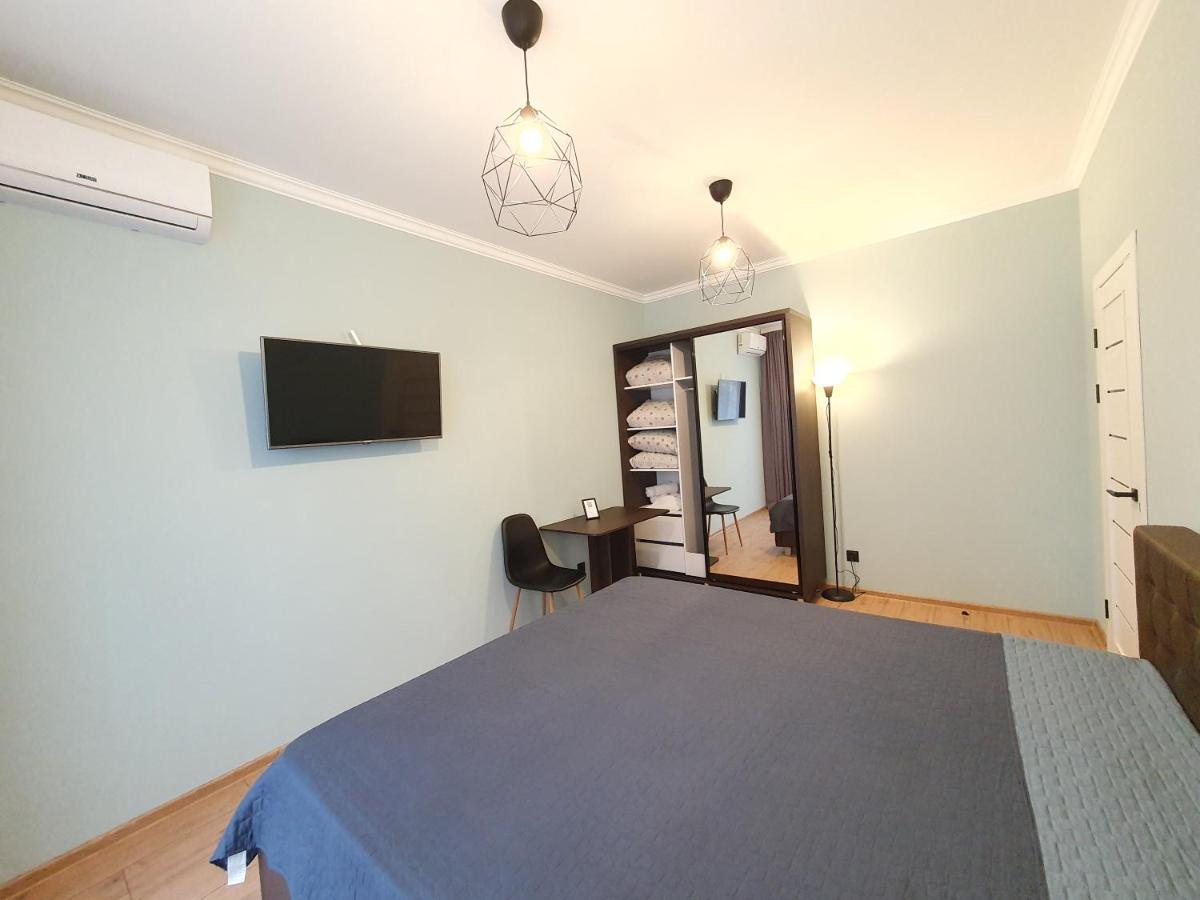 All New And Cozy Apartment In The Silence Center キシナウ エクステリア 写真